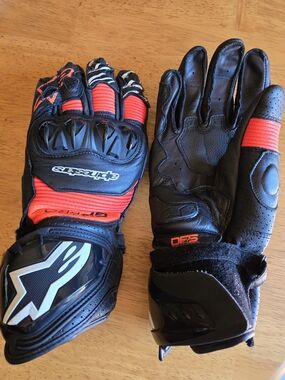 Alpinestars Black and Red Leather Motorcycle Gauntlet Gloves